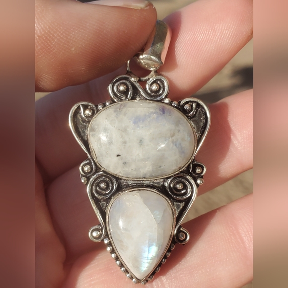New Rainbow Moonstone 925 Silver Pendant. - Picture 7 of 16